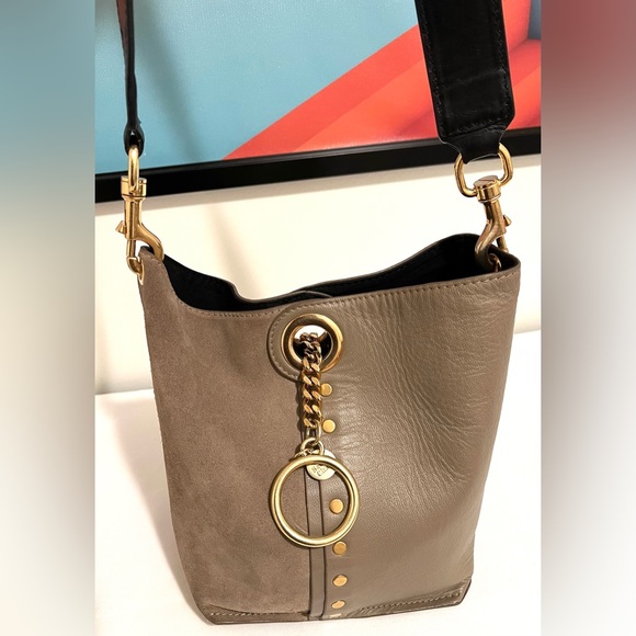 CHLOÉ
See by Chloé Leather tote - Picture 4 of 15